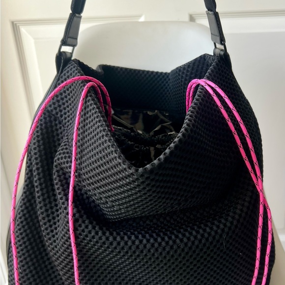 Transience Swing Bag - Black Mesh - Picture 6 of 10